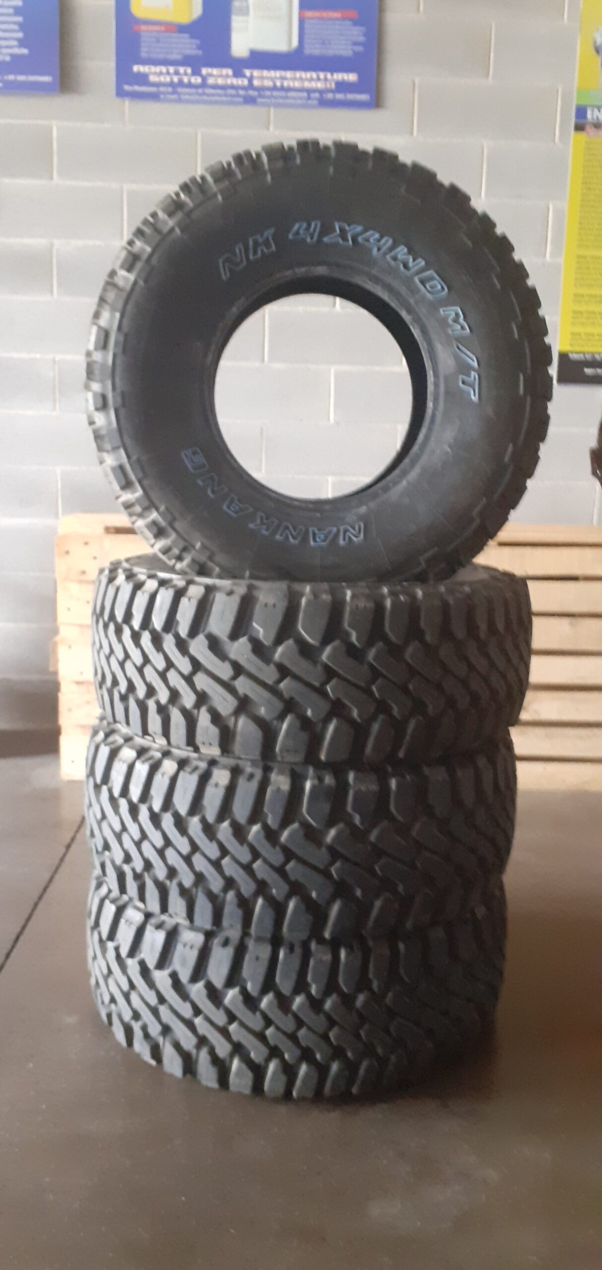 Set pneumatici 33-12.50R15