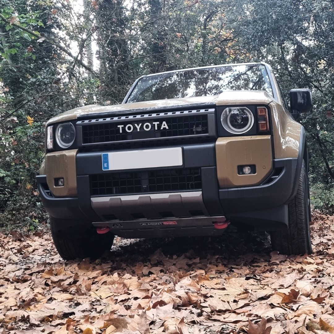 Piastra di protezione anteriore TOYOTA Land Cruiser J250