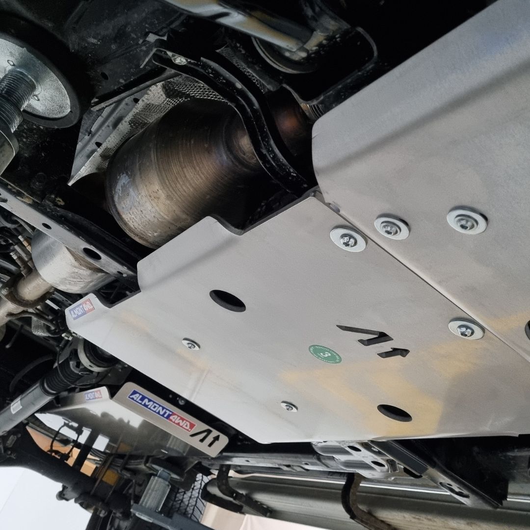 Piastra di protezione cambio manuale e del ripartitore di coppia per Toyota Hilux Revo
